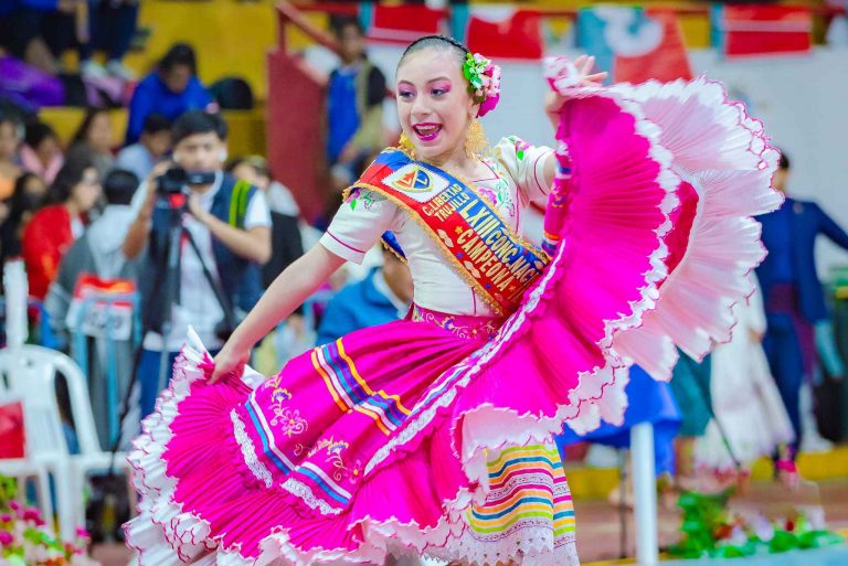 El folclore de la marinera norteña en Trujillo Blog Viagens Machu Picchu