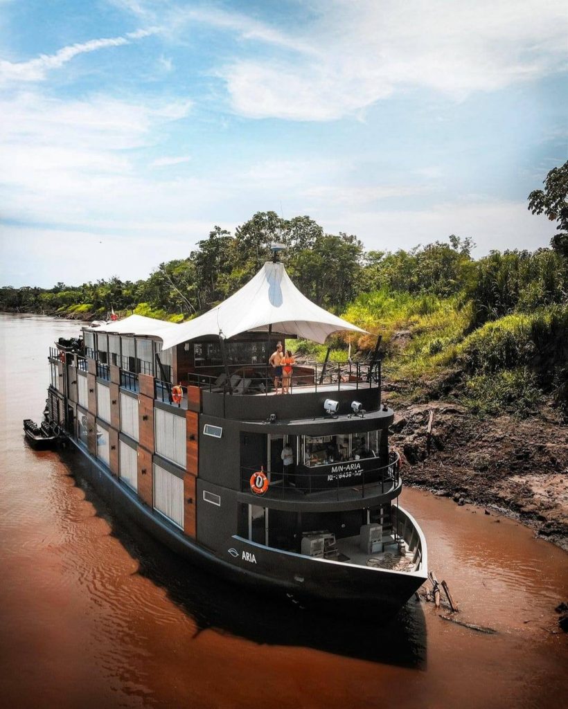 Viajes en Barco a travez de la amazonia Peruana, cruceros en la amazonia, viajes de lujo en el rio amazonas