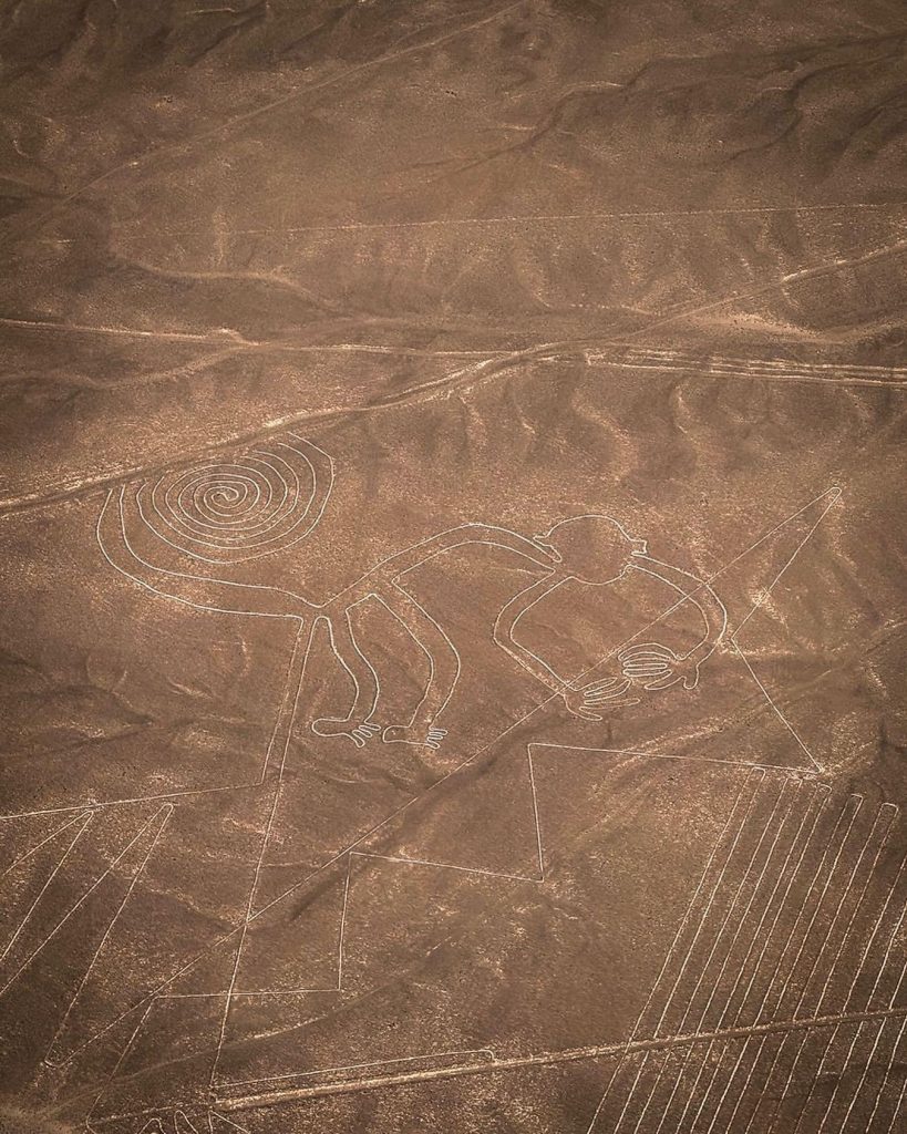 las lineas de nazca, geoglifos en el desierto de Perú