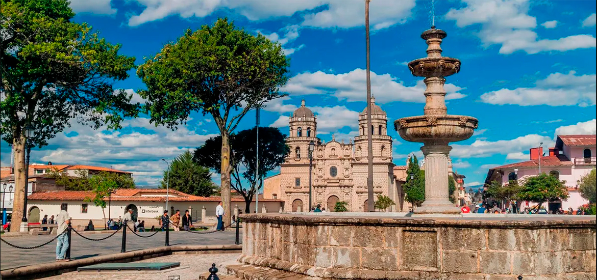 Plaza de armas de la ciudad de Cajamarca