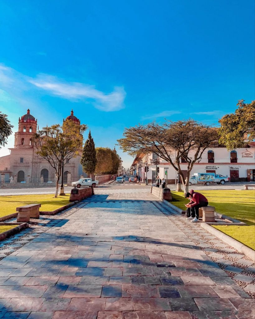 Plaza de armas de la ciudad de Cajamarca