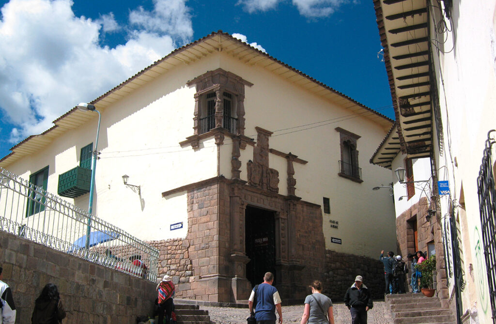 Balcón ajimez del Palacio del Almirante en Cusco