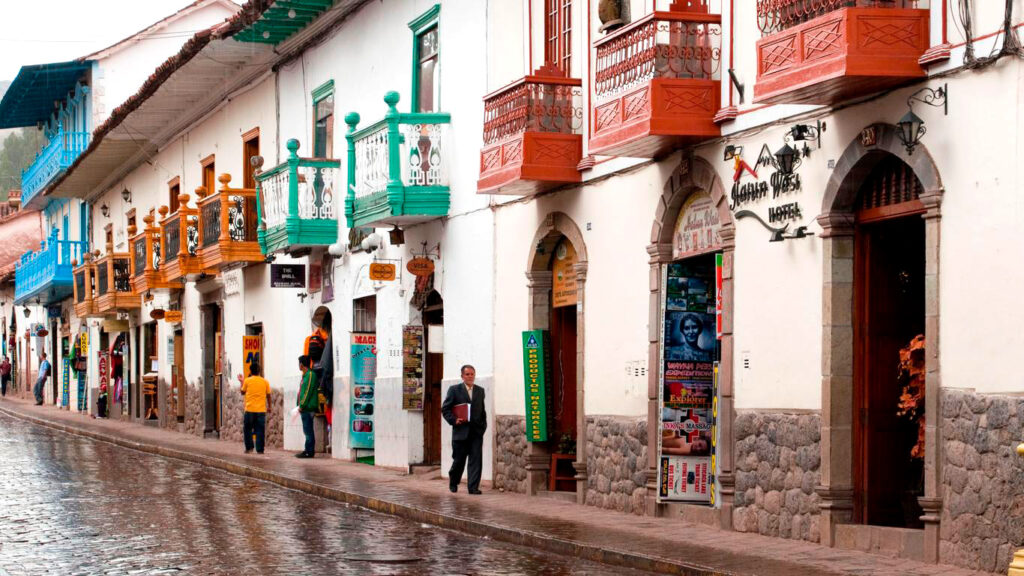 Balcones de la calle Plateros en Cusco