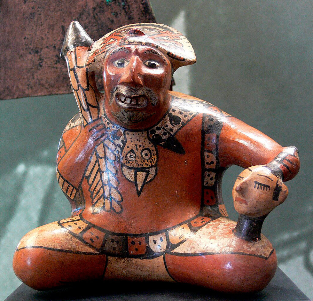 cabeza trofeo en cerámica nazca