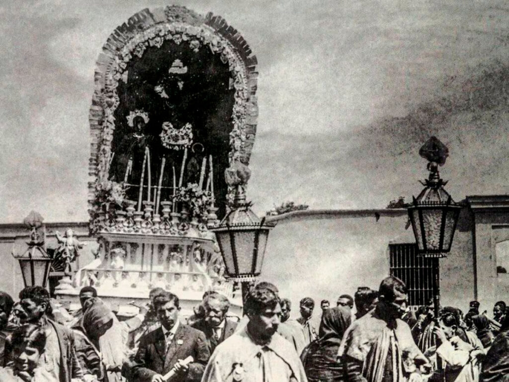 procesión antigua del señor de los milagros