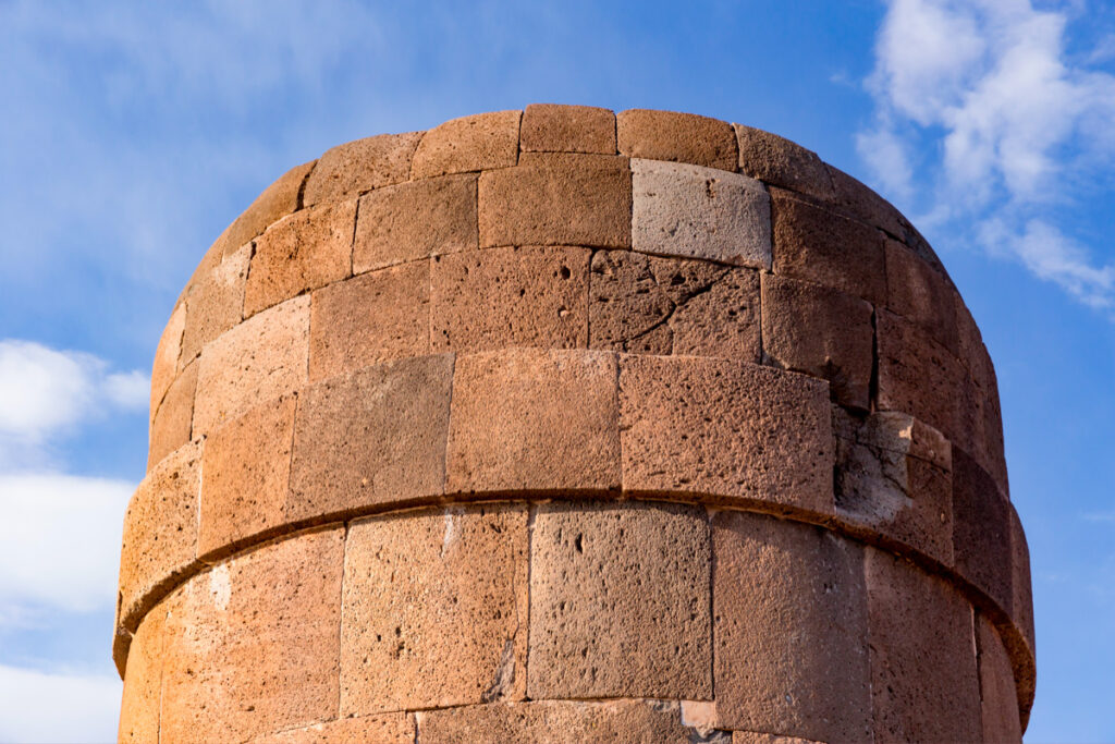 Detalles de las tumbas de Sillustani