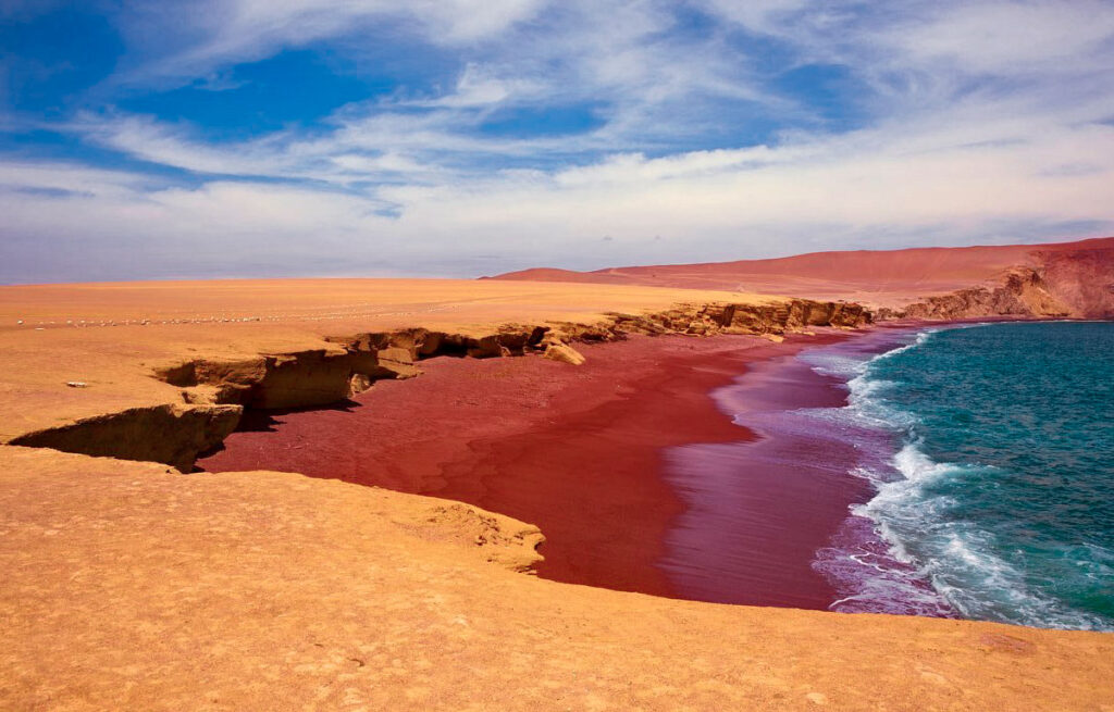 Playa Roja en Paracas