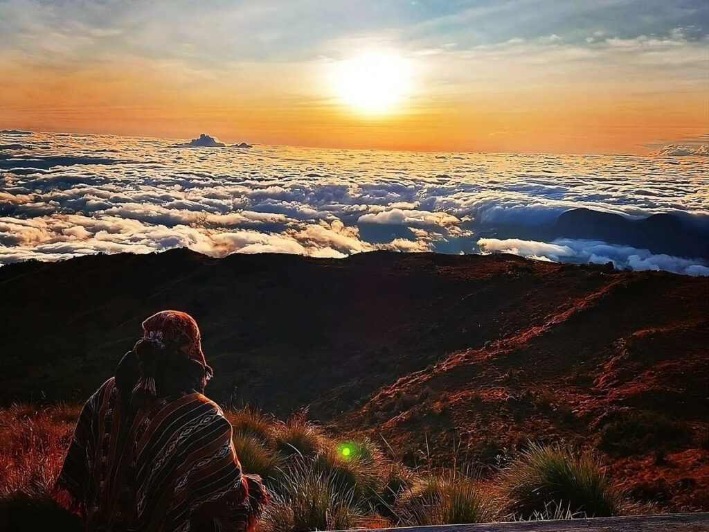 Manto de nubes del mirador tres cruces