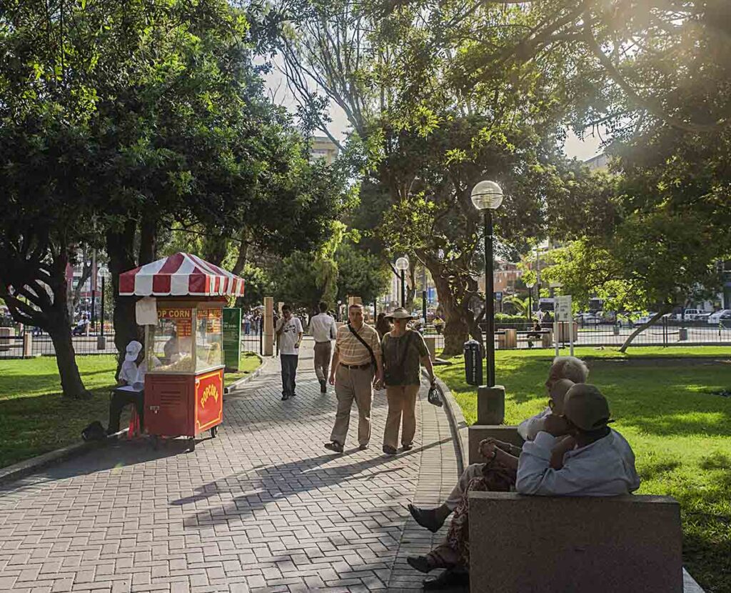 Atardecer en el parque Kennedy