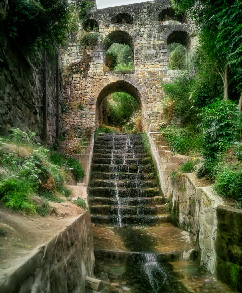 Acueducto colonial de Sapantiana