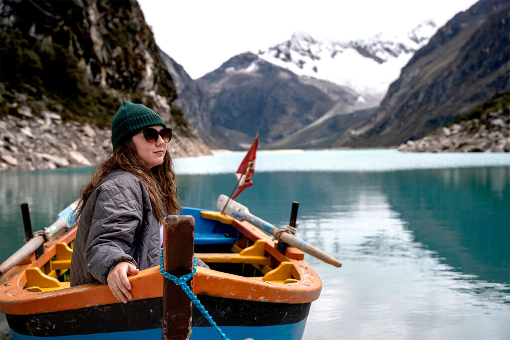 Paseos en bote en la laguna Parón 