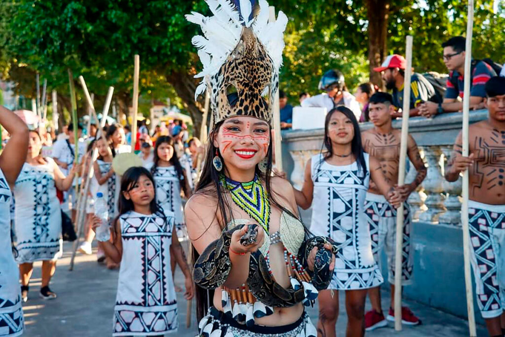 Danzantes de la fiesta de san juan en la amazonía peruana