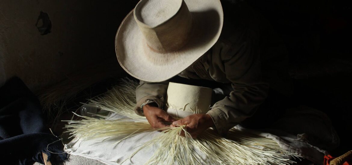 Elaboración de sombrero chotano en cajamarca