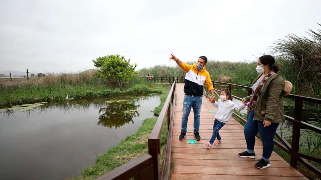 Turismo familiar en los pantanos de villa