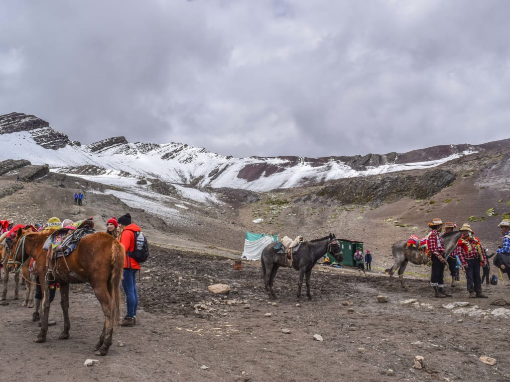 Métodos y rutas para llegar a la cima de la montaña de siete colores