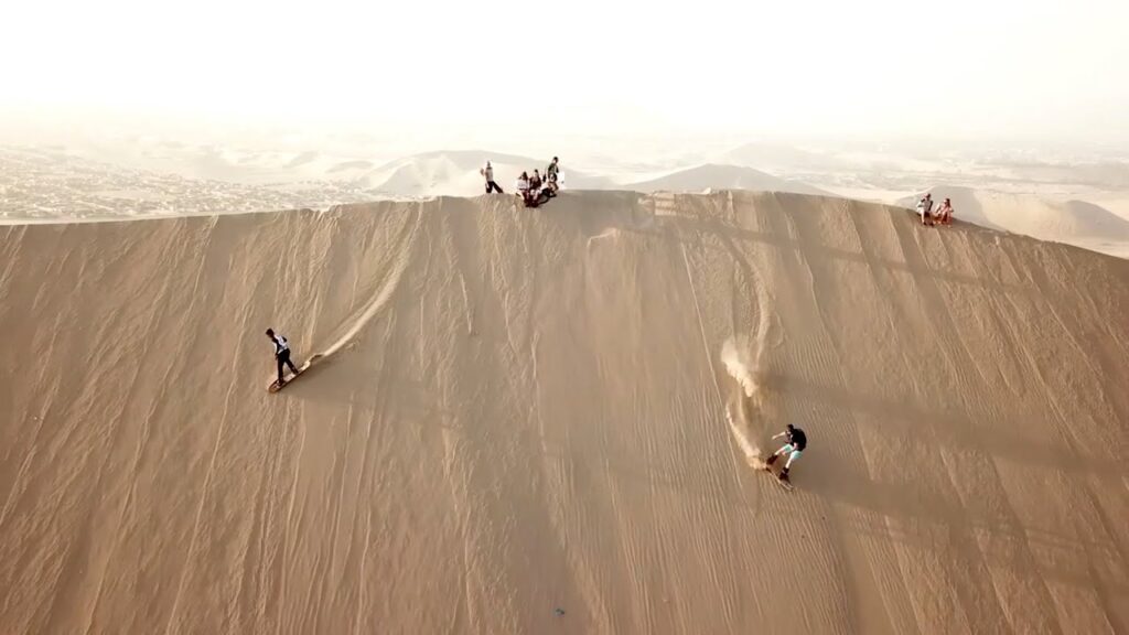 Tours de sandboarding en huacachina con viagens machu picchu
