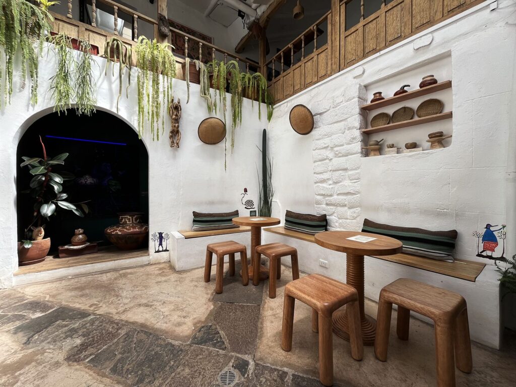 Cafetería de especialidad Xapiri Ground en la plaza San blas en Cusco