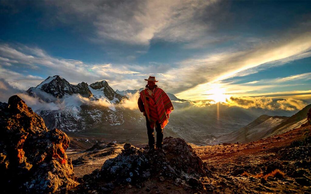 Lugareños de comunidades de Chillca, cerca al nevado Ausangate, en la Región de Cusco, Perú