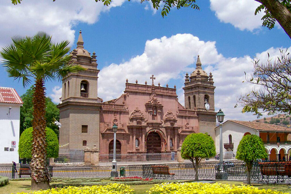 Catedral de Huamanga, basílica catedral de santa María en Ayacucho