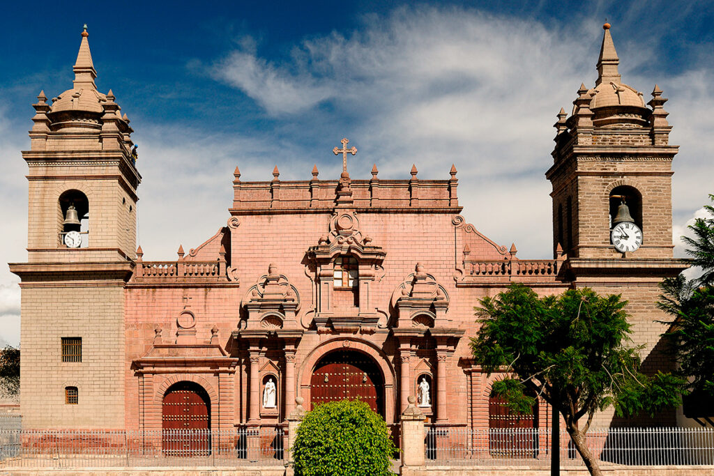 Fachada de la catedral de ayacucho