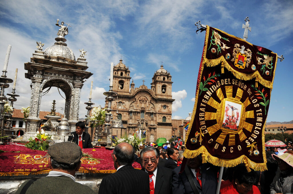 Celebración del Corpus christi en la plaza de armas del Cusco, Perú