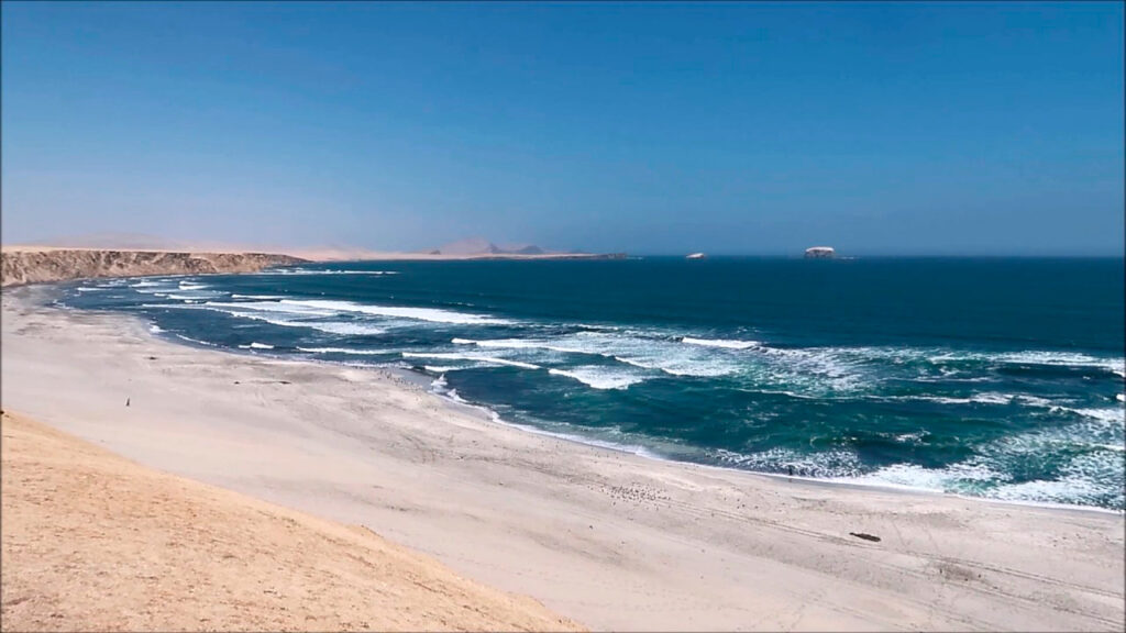 Turismo en la playa yumaque