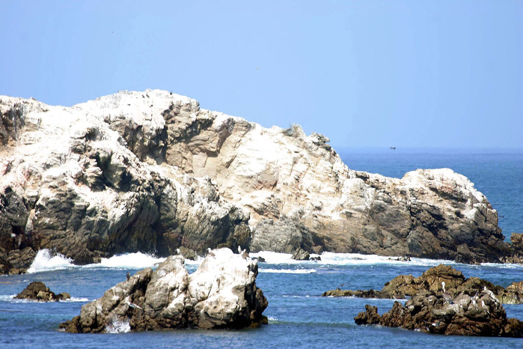 Isla lobos de tierra ubicada en la región de Lambayeque