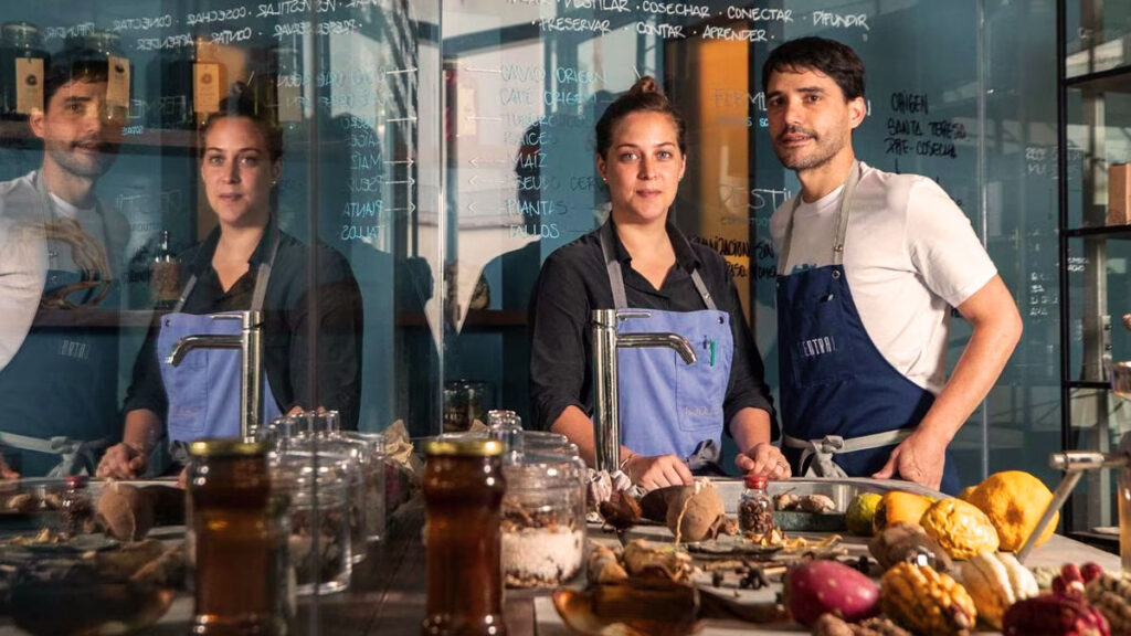 Virgilio martinez y esposa, fundadores del Restaurante de lujo, Central, en Lima