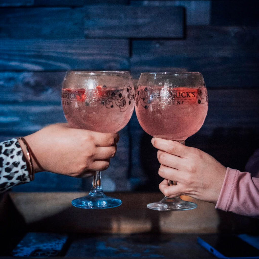Promociones de happy hour en discotecas y bares de miraflores, Lima
