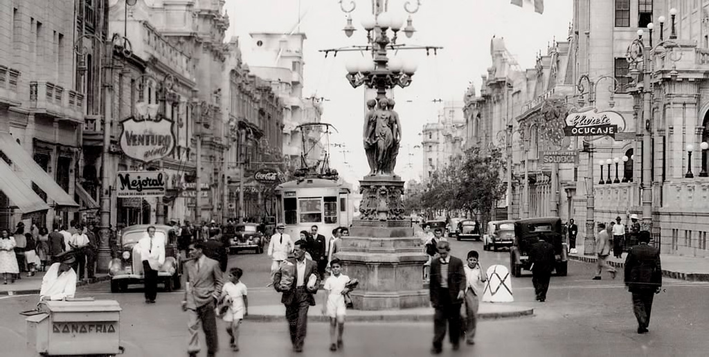 Fotografía antigua de las calles de Lima