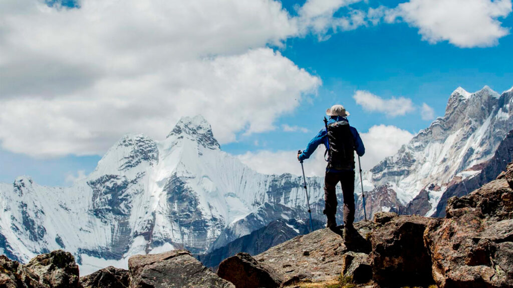 Rutas de trekking por la cordillera de Huayhuash en Perú