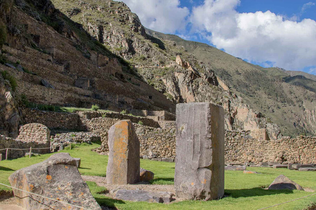 Canteras de Cachicata en medio de las montañas de Los Andes peruanos