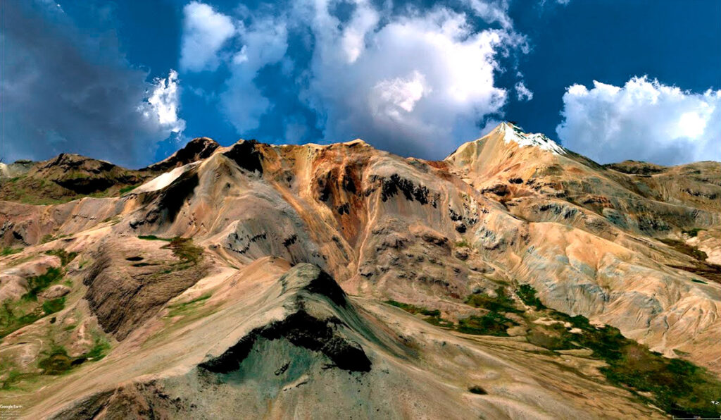 Vista del volcán Qarwarasu en Apurímac, vinculado a la formación del bosque de piedras de Pampachiri