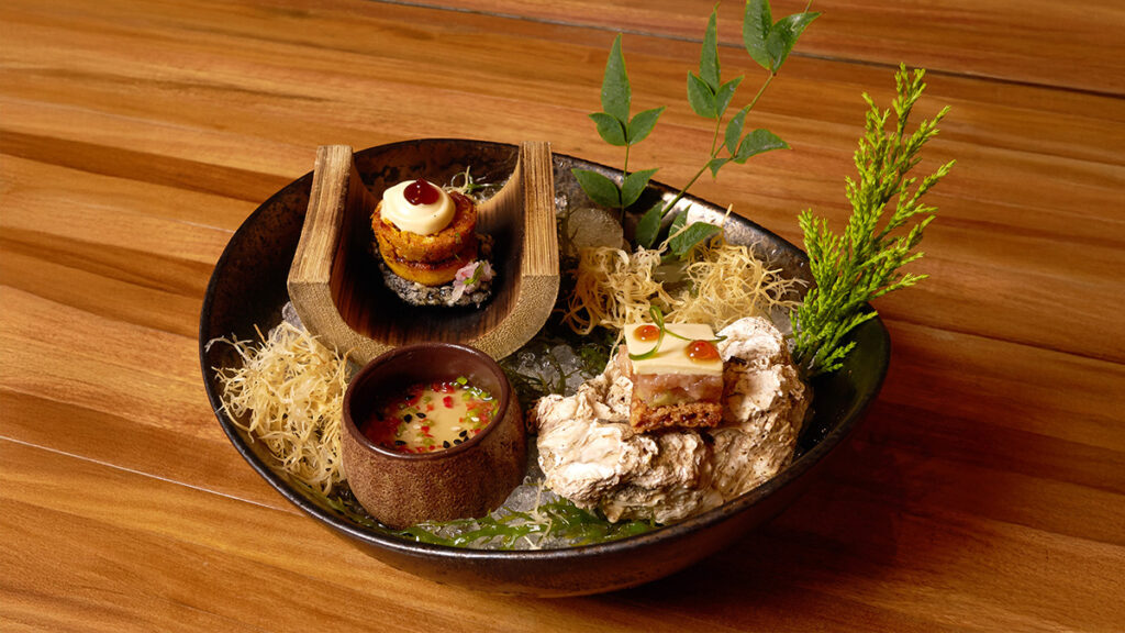 Plato de alta cocina peruana servido en restaurante gourmet de Lima
